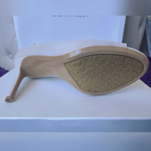 Calvin Klein White Cream Open Toe Heels - Picture 11 of 11